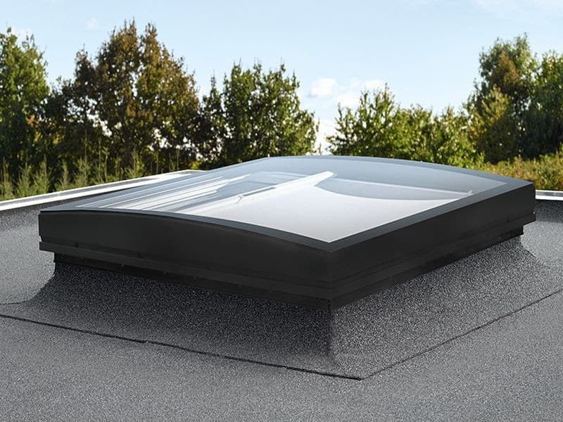 Fenetre fixe pour toit plat protection vitrage courbe