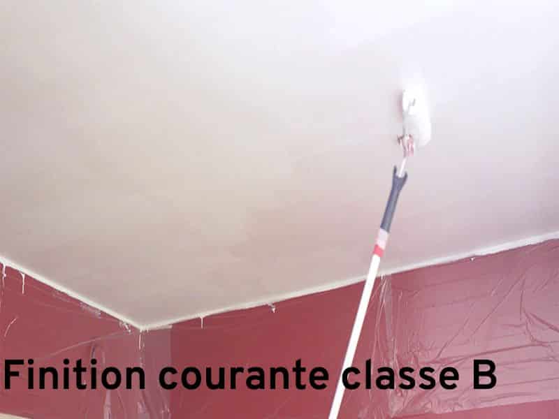 Mise en peinture des plafonds et rampants finition courante classe B 2